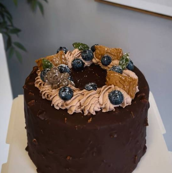 6” Hazelnut Almond Chocolate Mango Oreo Birthday Cake